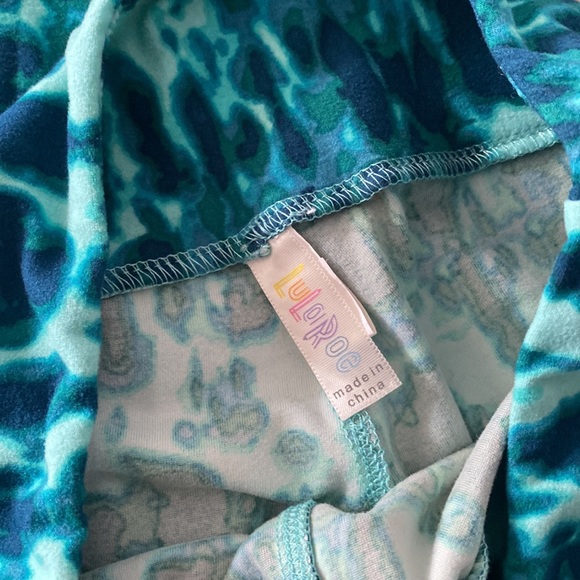 Lularoe One Size Leggings. - Picture 2 of 2